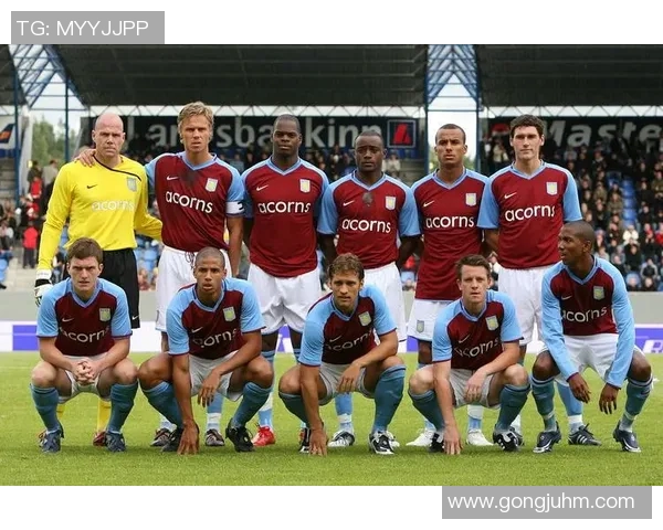 英超赛后复盘重庆羽毛球队与南京羽毛球队灵活性对比分析